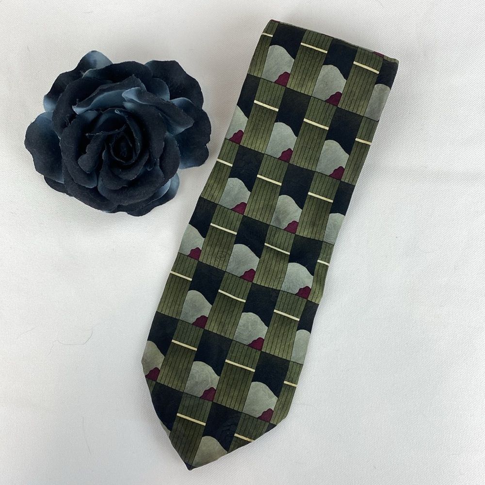 Grateful Dead 100% Silk Gray & Black  Friends of The Devil Sixth Set Men’s Tie